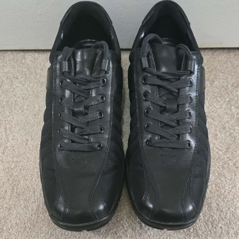 Kenneth Cole New York Black Sneakers Sleek Design
